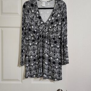 K Jordan Black and White Geometric Women's Tunic Size L NWOT